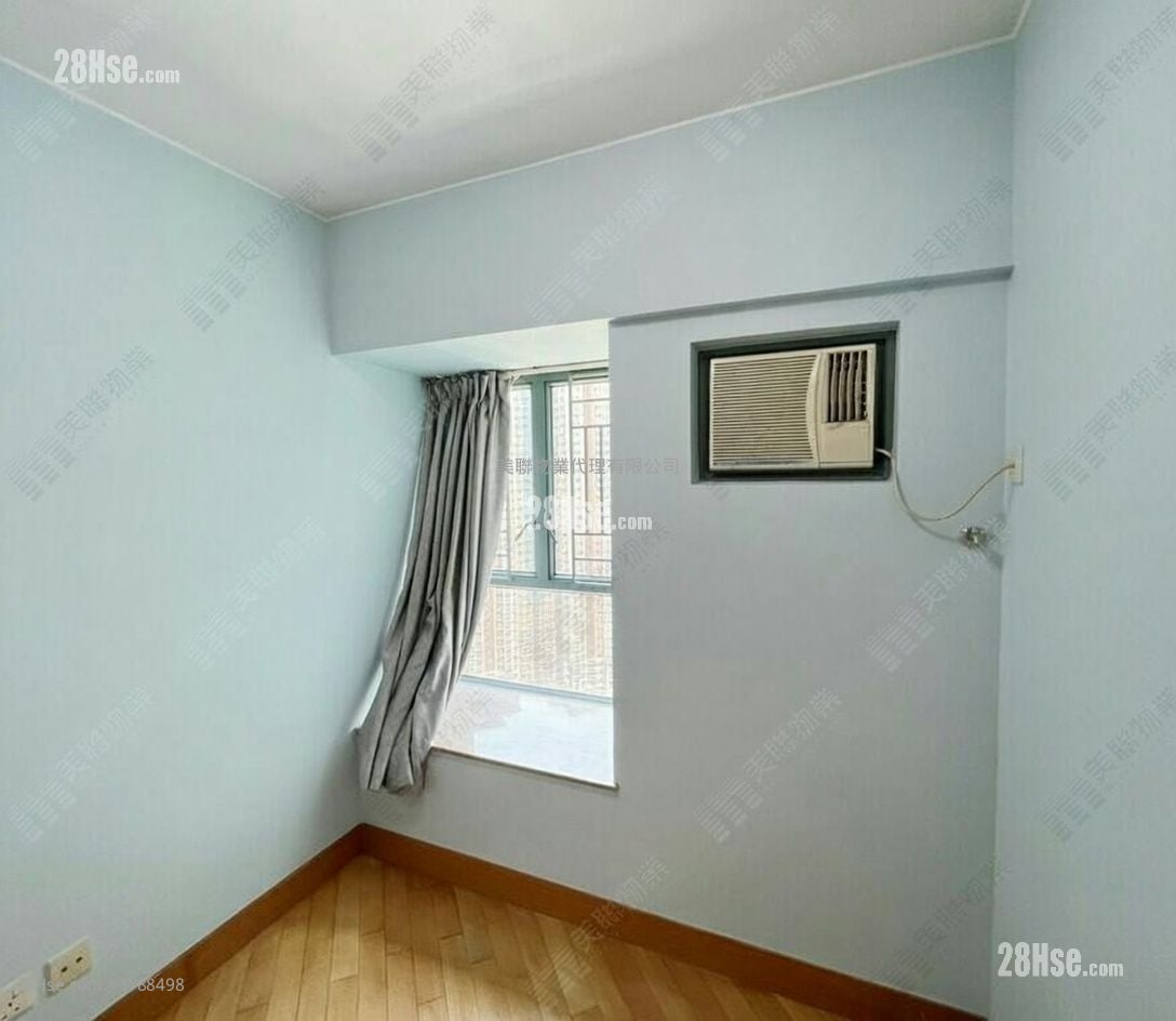 Aquamarine Sell 3 Bedrooms , 1 Bathroom 588 ft²