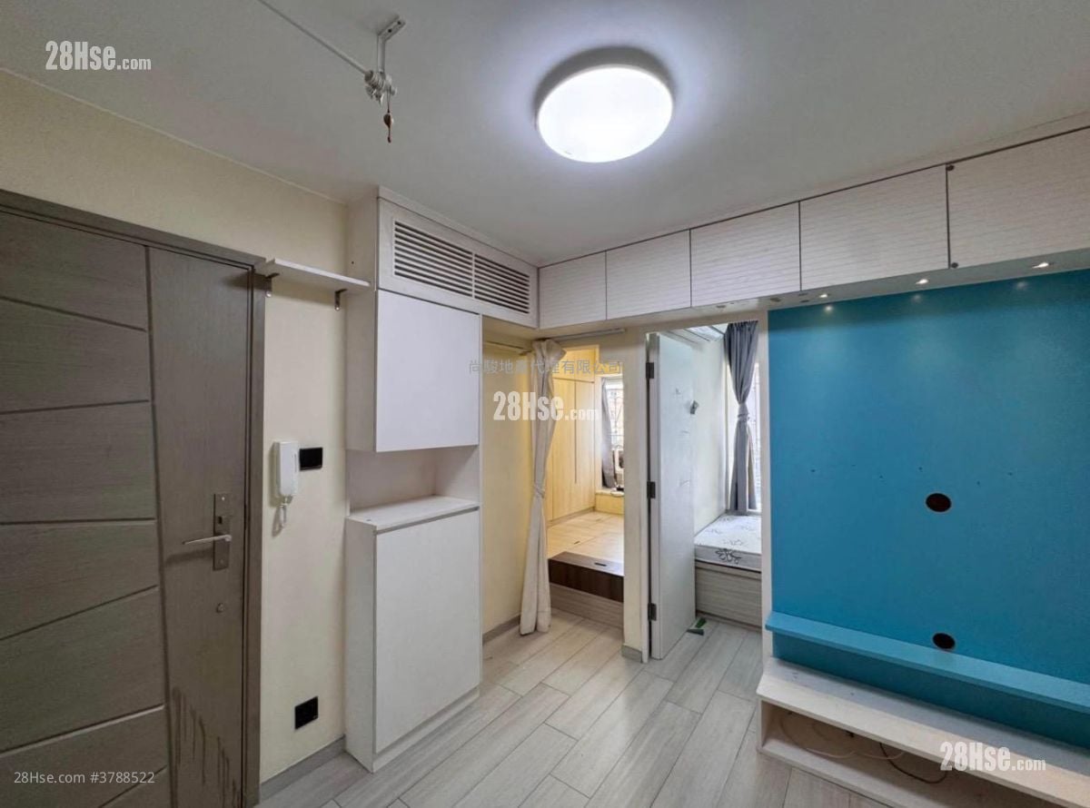 Hand Wai Court Rental 2 Bedrooms , 1 Bathroom 299 ft²