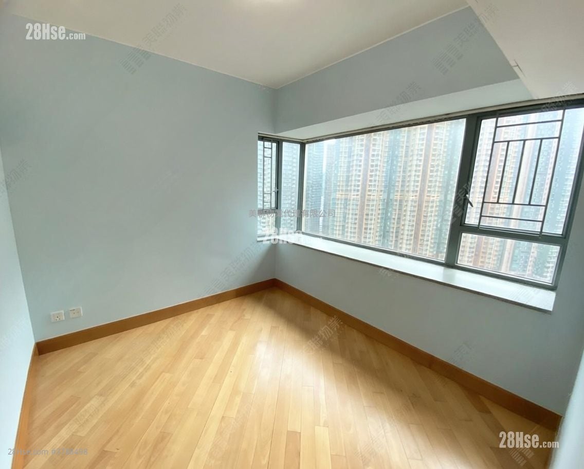 Aquamarine Sell 3 Bedrooms , 1 Bathroom 588 ft²