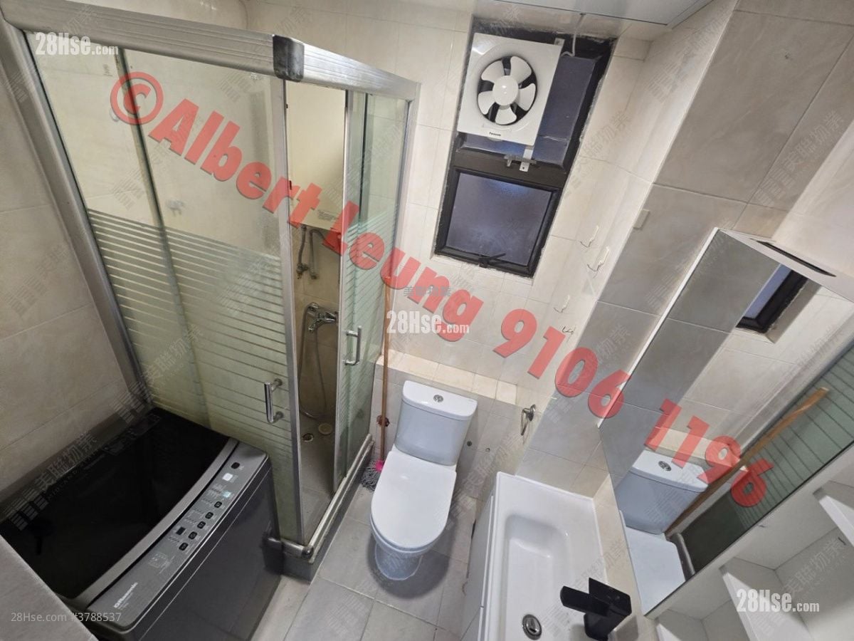 Wai Wah Centre Sell 2 Bedrooms , 1 Bathroom 358 ft²