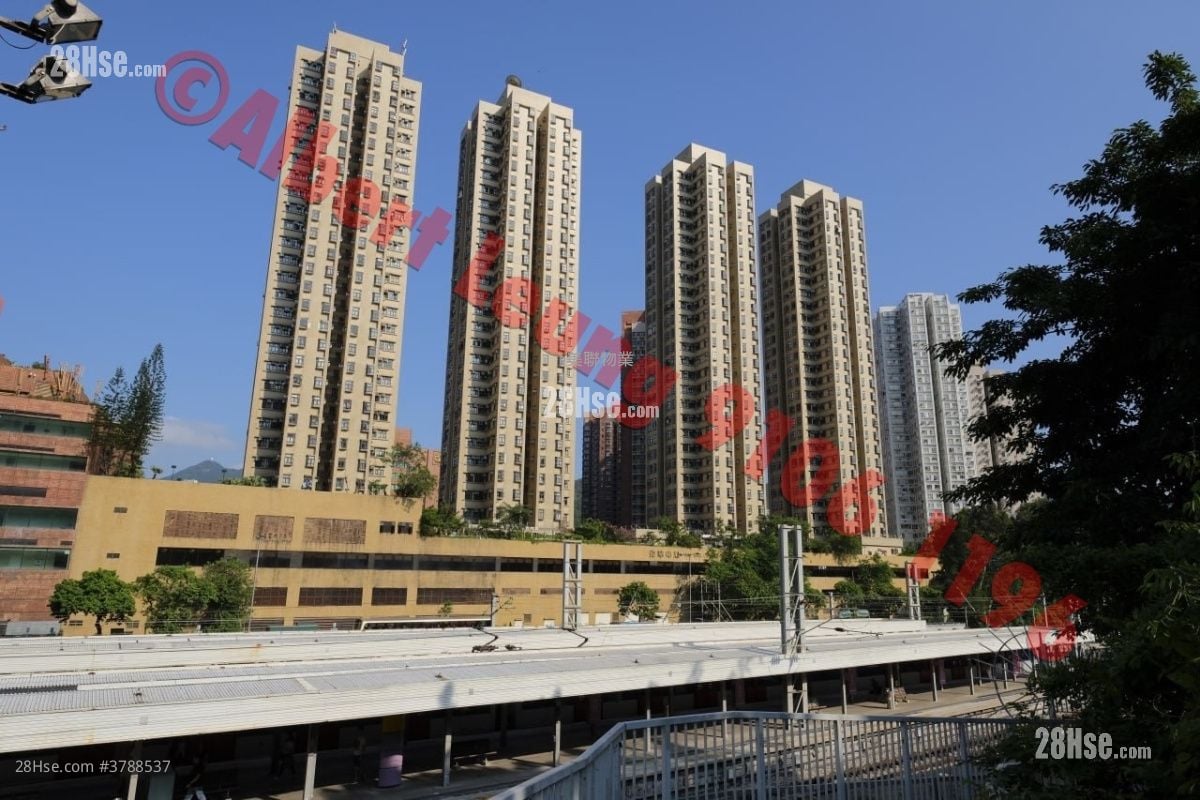 Wai Wah Centre Sell 2 Bedrooms , 1 Bathroom 358 ft²