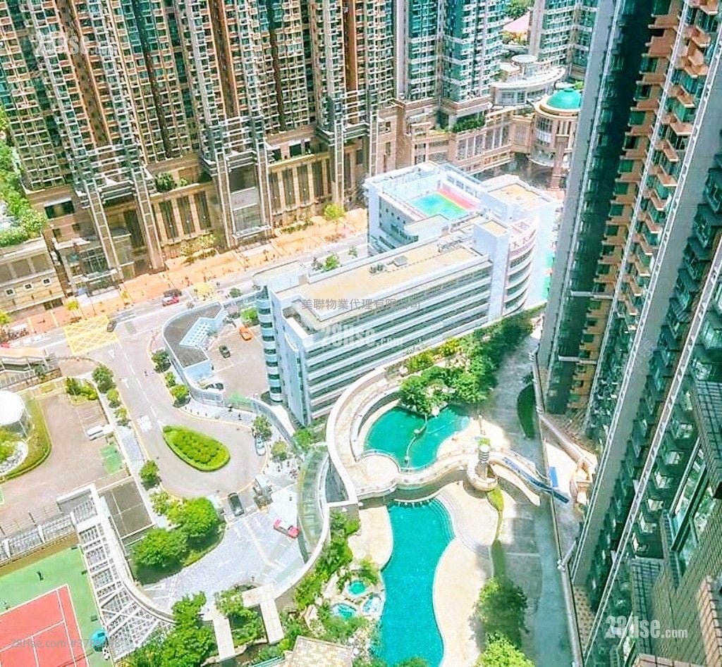 Aquamarine Sell 3 Bedrooms , 1 Bathroom 588 ft²