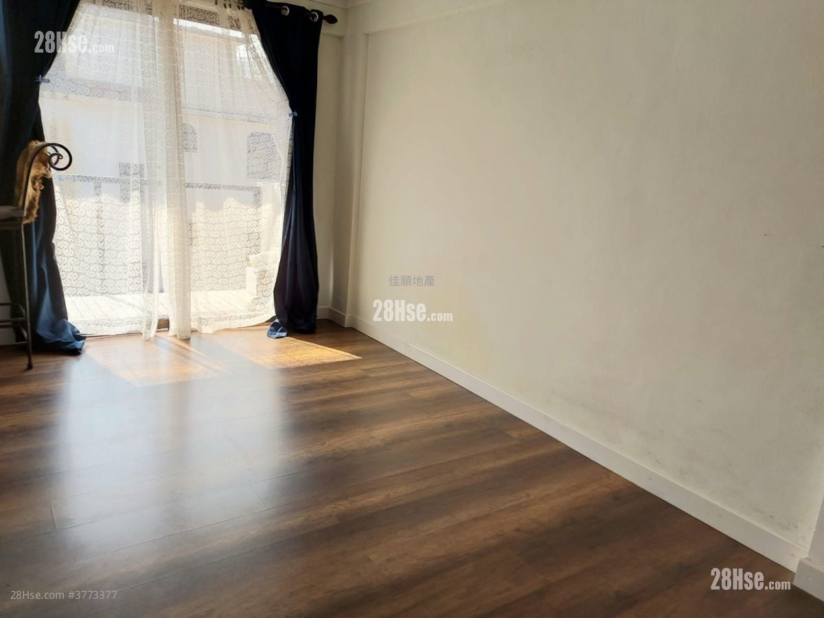 Village Sell 1 Bedroom , 1 Bathroom 400 ft²