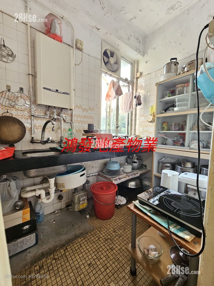 Ample Building Sell 2 Bedrooms , 1 Bathroom 396 ft²