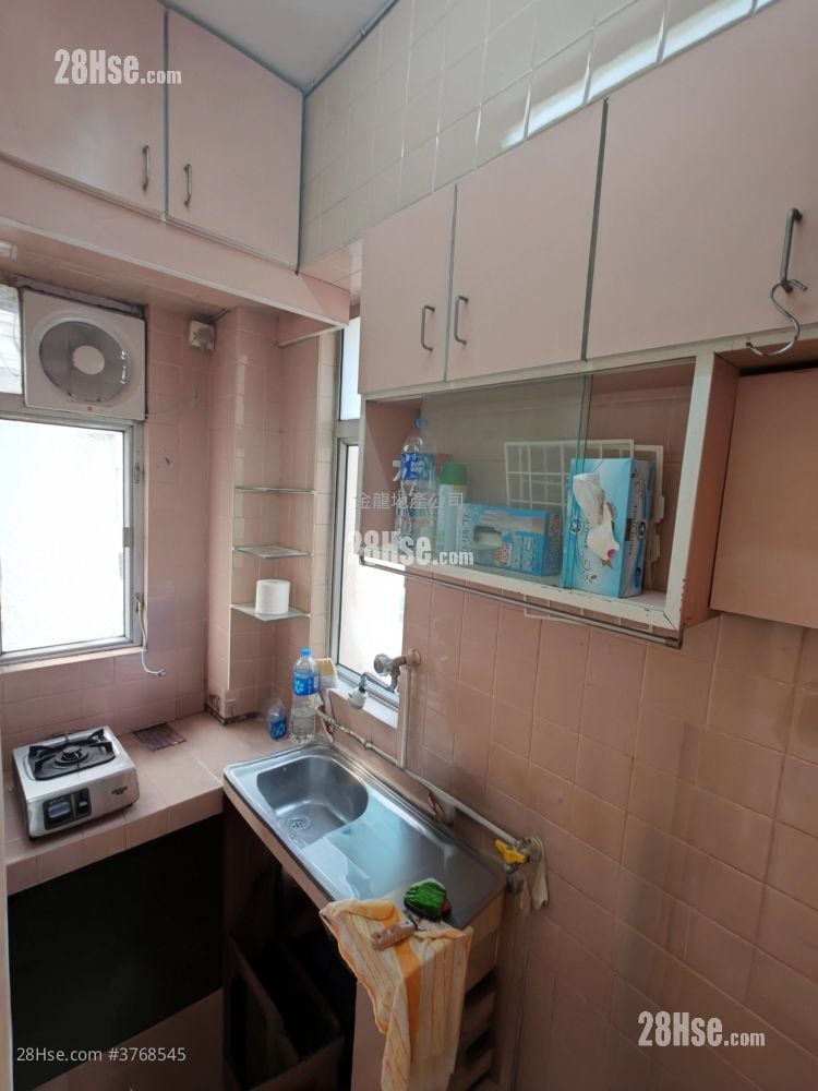 Fu Wing Court Sell Studio , 1 Bathroom 260 ft²
