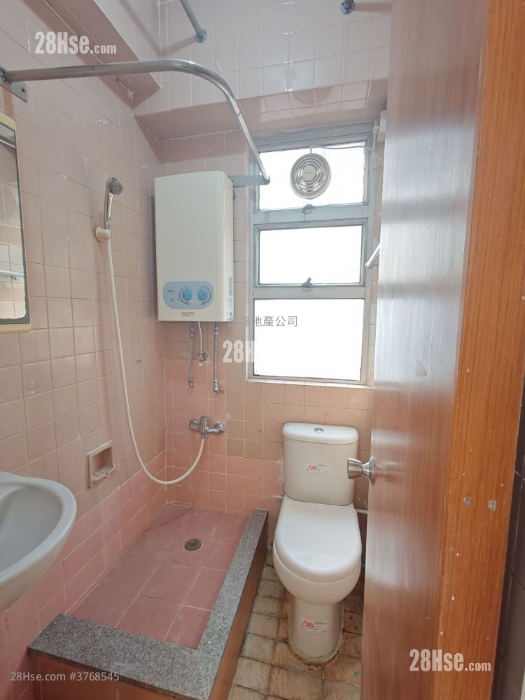 Fu Wing Court Sell Studio , 1 Bathroom 260 ft²