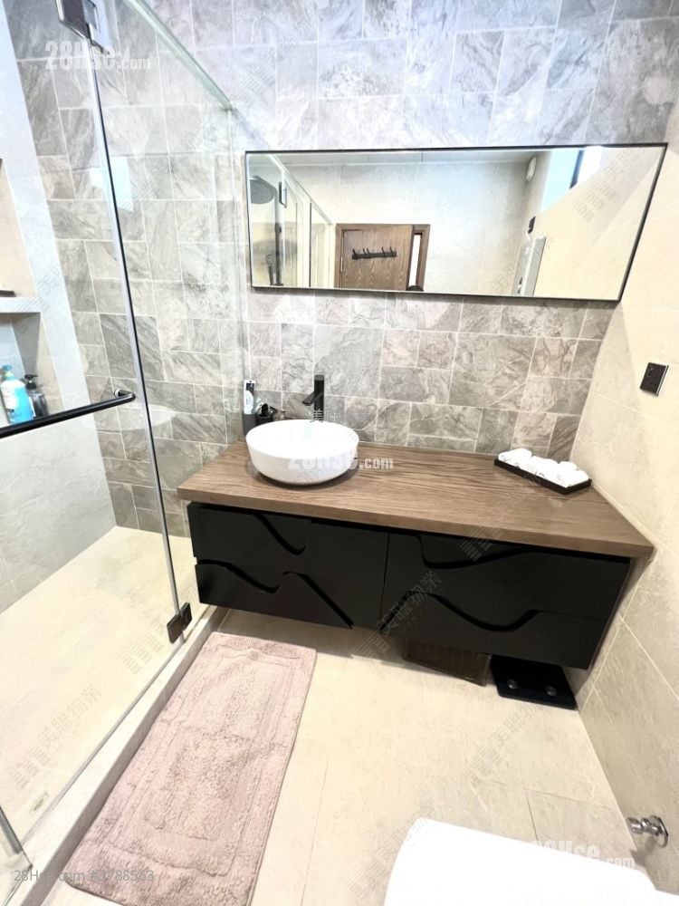 柏卢 售盘 5+ 房 4,136 平方尺