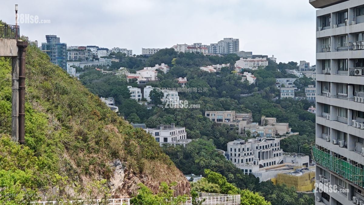 Sunshine Villa Sell 3 Bedrooms , 3 Bathrooms 1,690 ft²