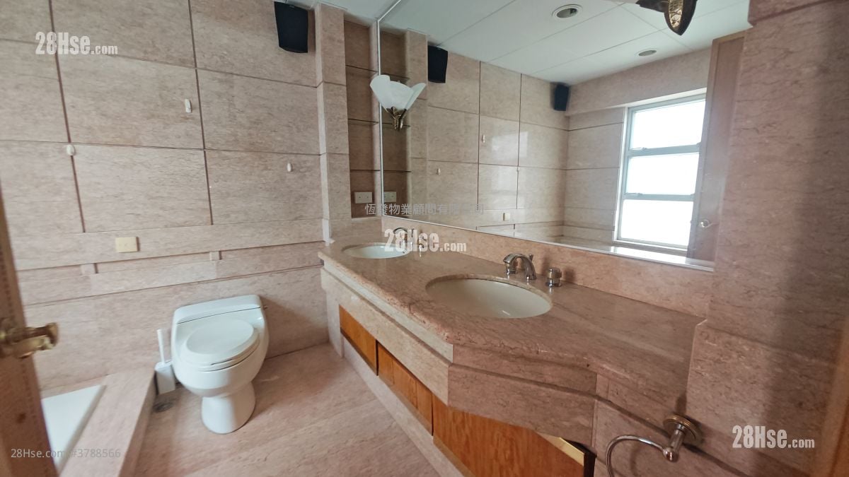 Sunshine Villa Sell 3 Bedrooms , 3 Bathrooms 1,690 ft²