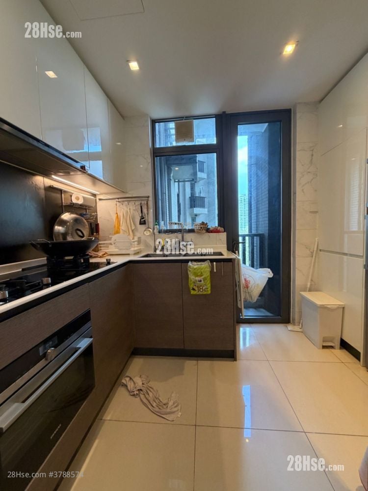 The Bloomsway Sell 4 Bedrooms , 3 Bathrooms 892 ft²