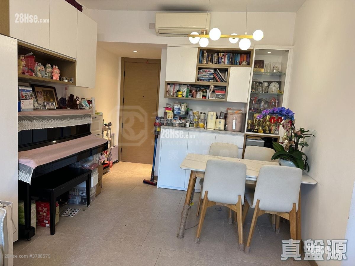 云滙 租盘 4 房 , 3 浴室 811 平方尺