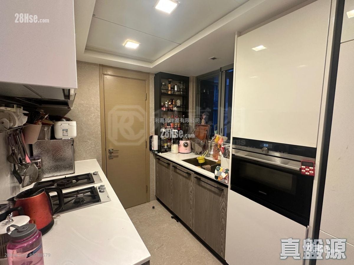 云滙 租盘 4 房 , 3 浴室 811 平方尺