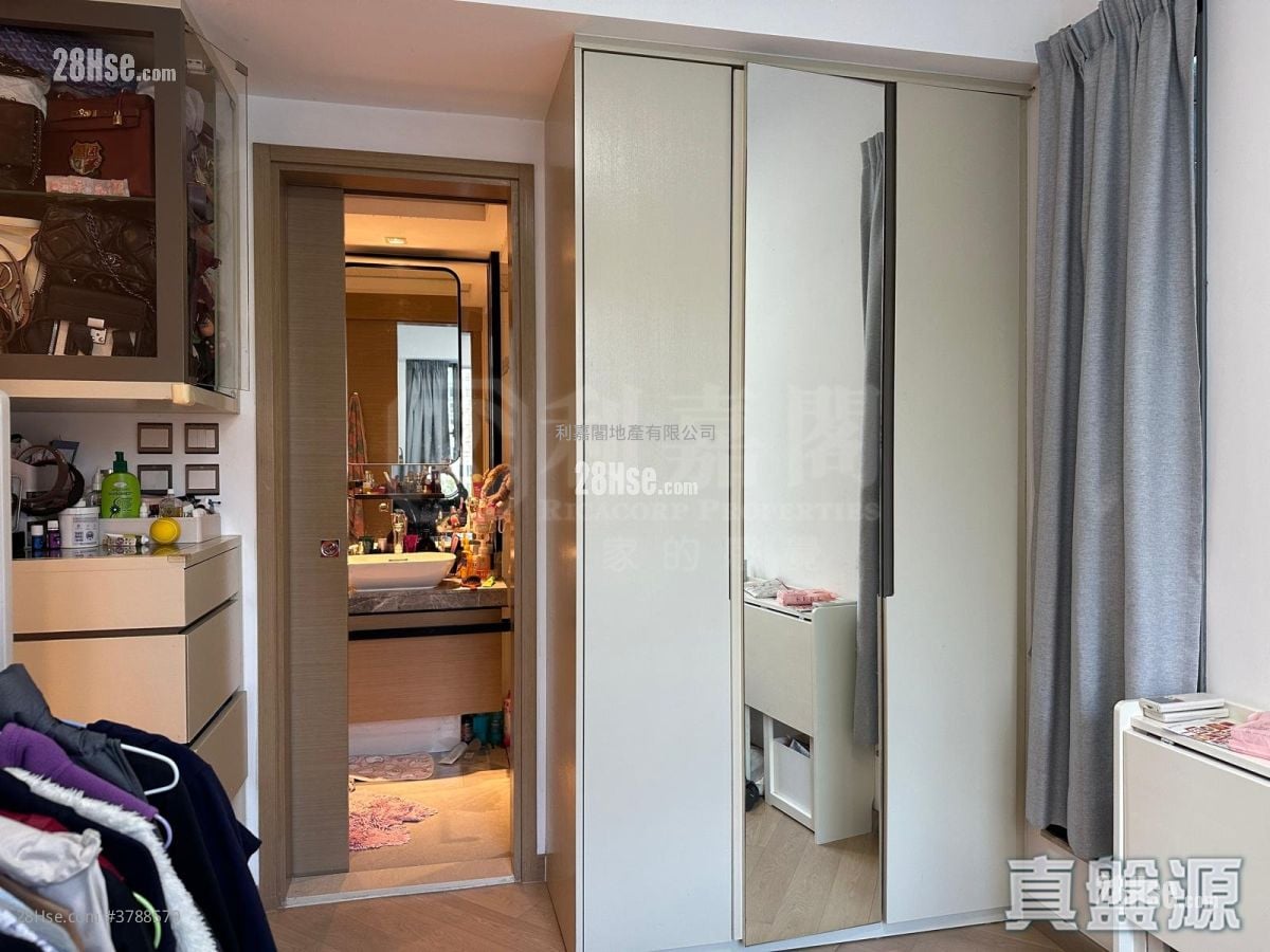 云滙 租盘 4 房 , 3 浴室 811 平方尺