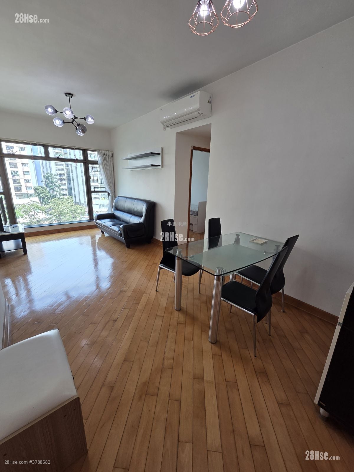 Royal Peninsula Rental 2 Bedrooms , 1 Bathroom 558 ft²