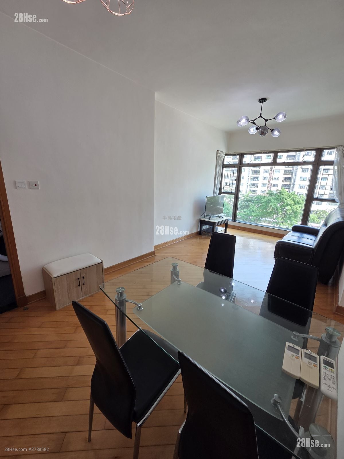 Royal Peninsula Rental 2 Bedrooms , 1 Bathroom 558 ft²