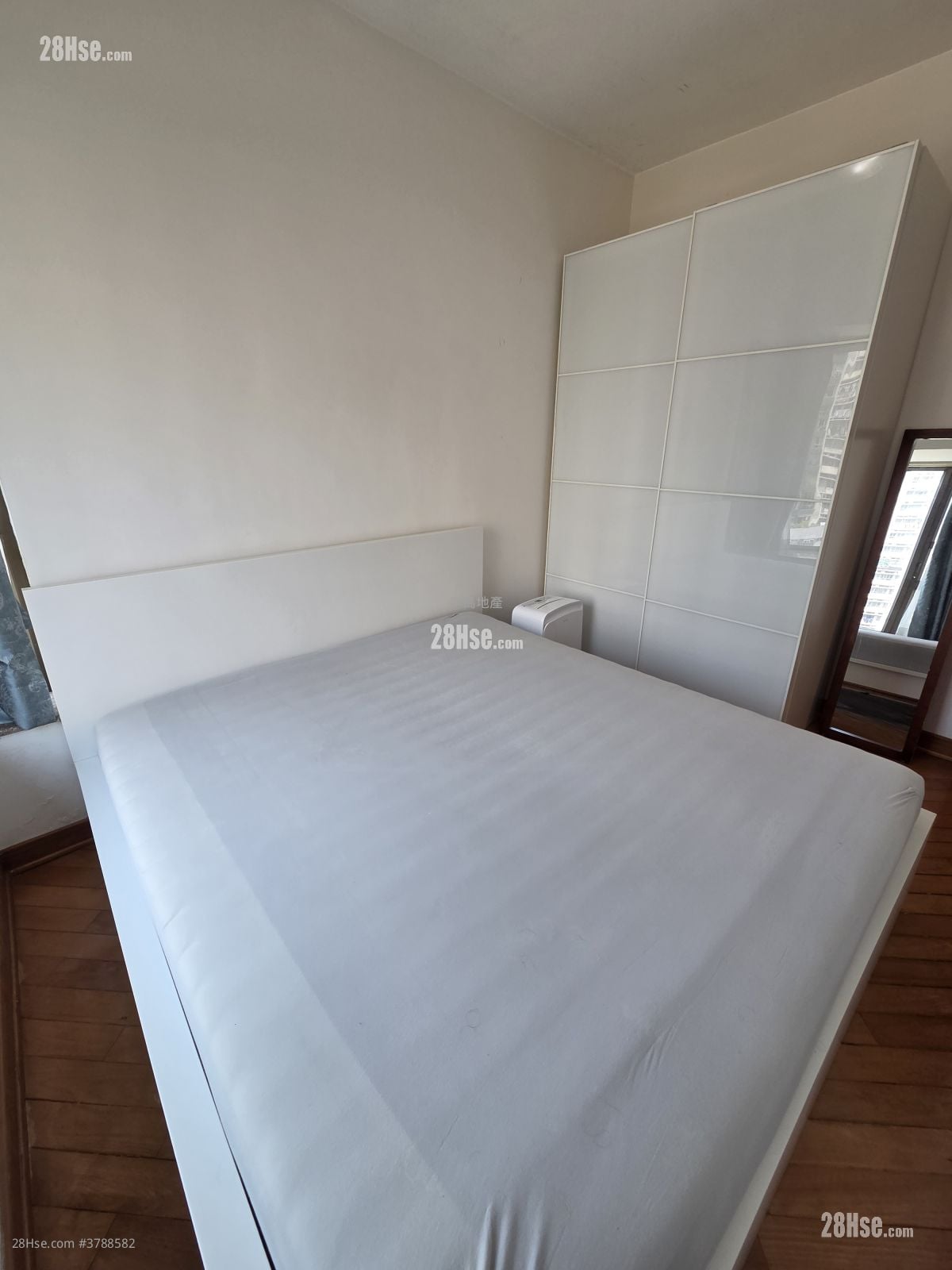 Royal Peninsula Rental 2 Bedrooms , 1 Bathroom 558 ft²