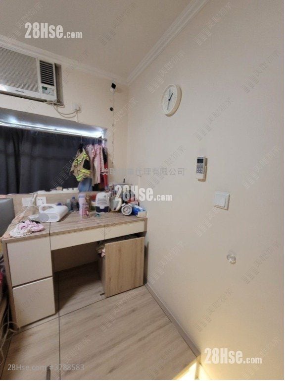 Waterside Plaza Sell 3 Bedrooms 547 ft²