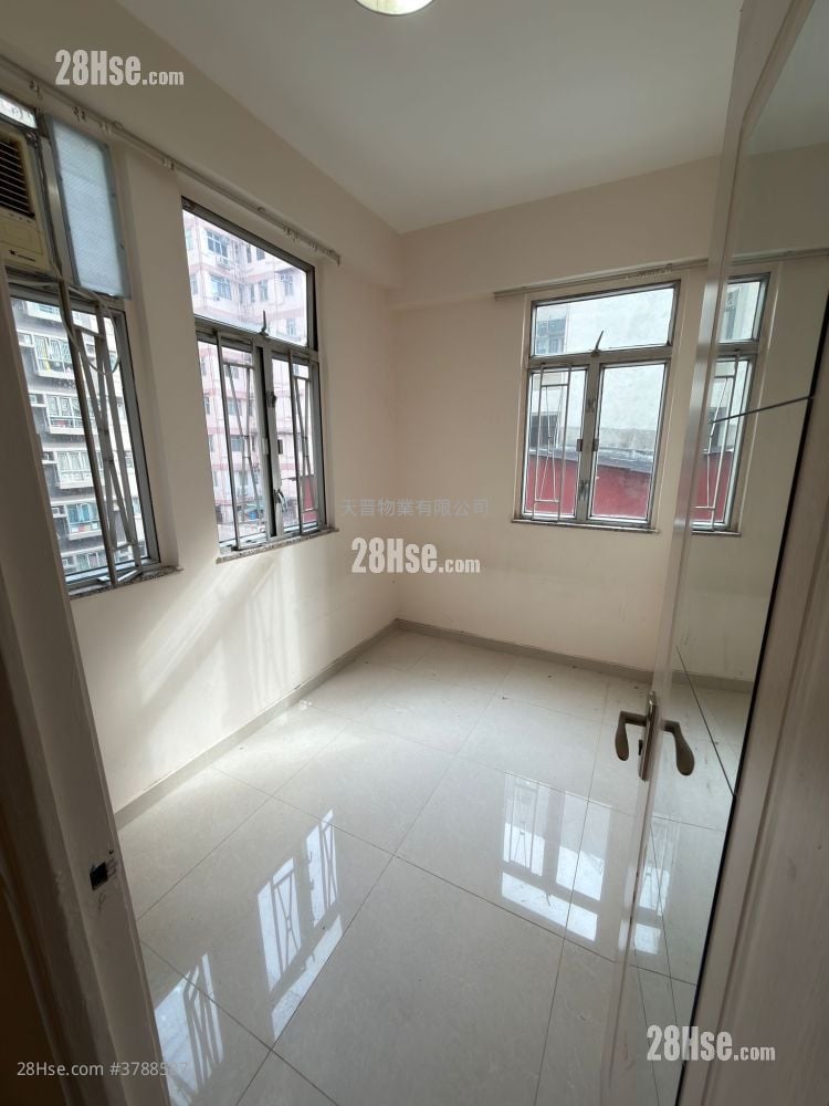 Ka Bo Mansion Sell 2 Bedrooms , 1 Bathroom 240 ft²