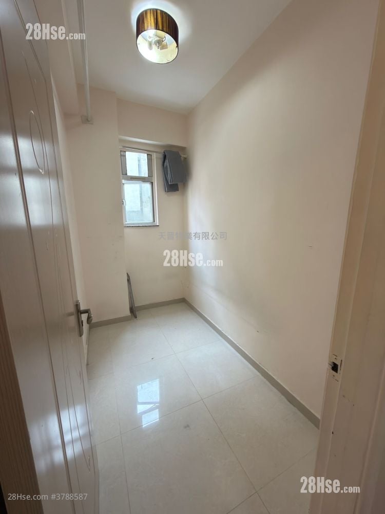 Ka Bo Mansion Sell 2 Bedrooms , 1 Bathroom 240 ft²