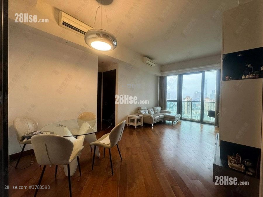 Ultima Sell 1,247 ft²