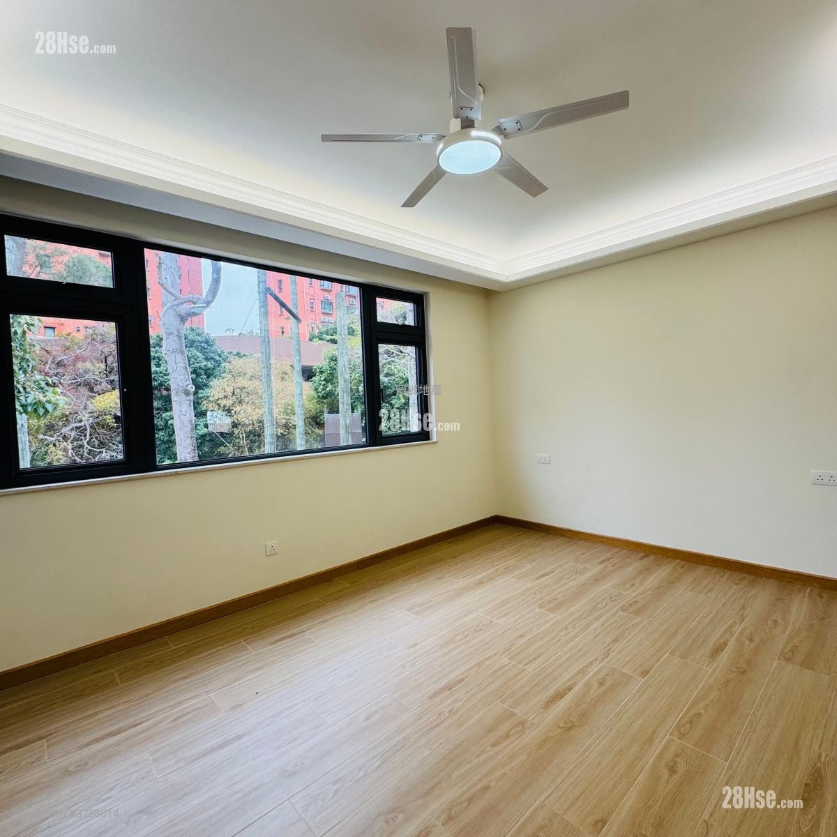 蒙地卡罗别墅 售盘 5+ 房 , 4 浴室 2,044 平方尺