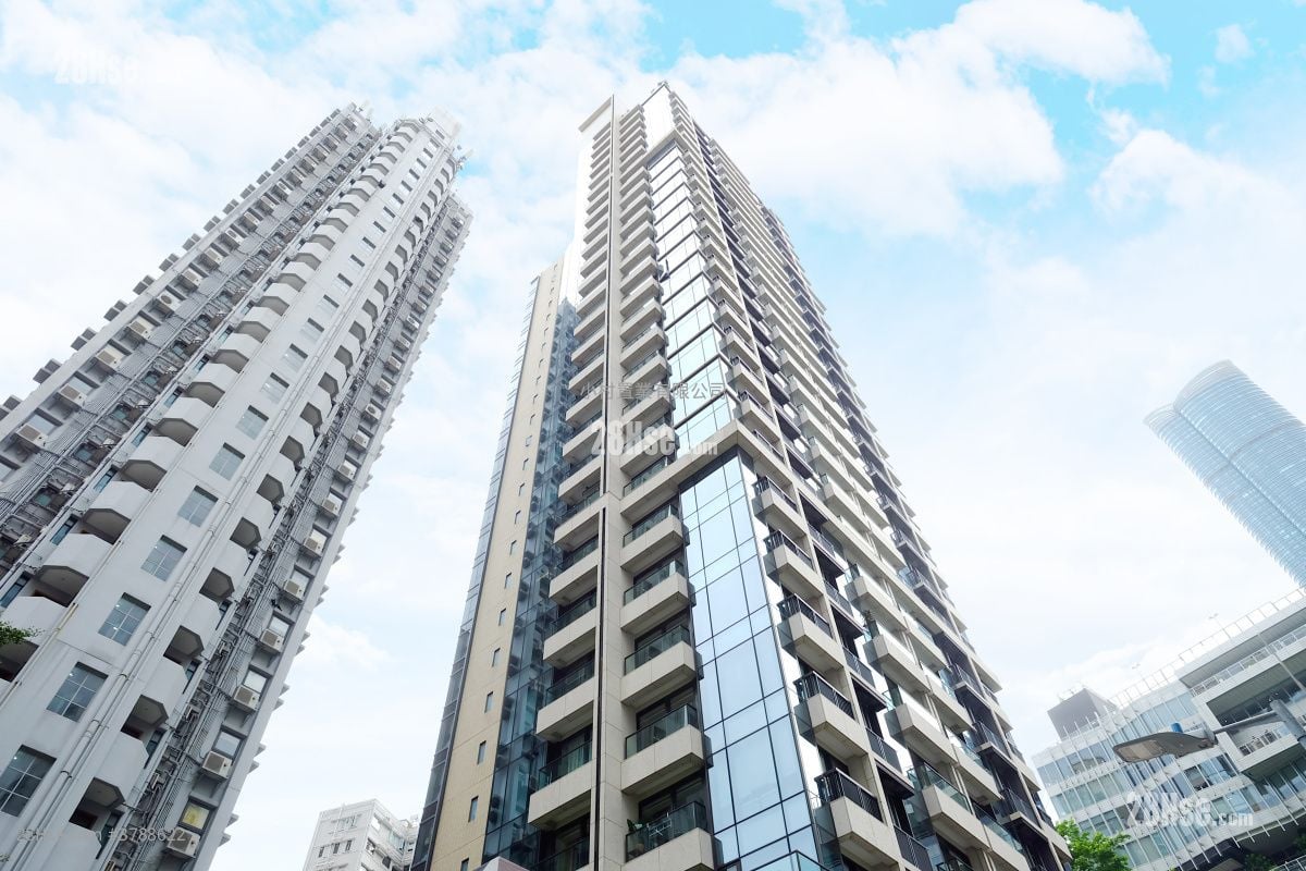 building outlook: Eight Kwai Fong Happy Valley Rental 1 Bedroom , 1 Bathroom 402 ft²