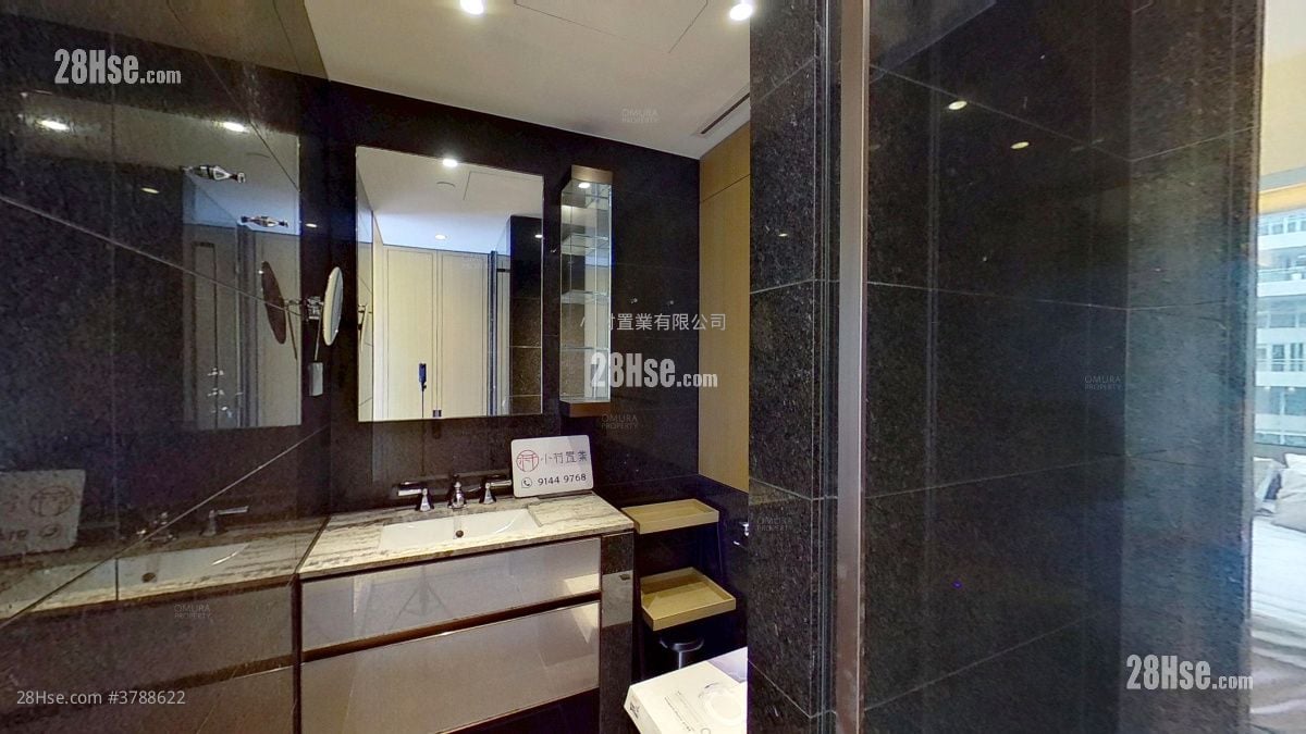 bathroom: Eight Kwai Fong Happy Valley Rental 1 Bedroom , 1 Bathroom 402 ft²