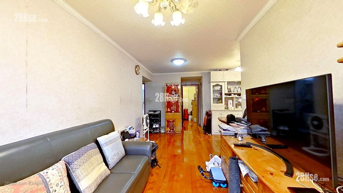 厅: 嘉强苑 售盘 3 房 , 1 浴室 645 平方尺