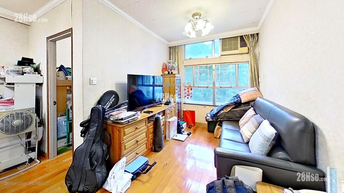 厅: 嘉强苑 售盘 3 房 , 1 浴室 645 平方尺