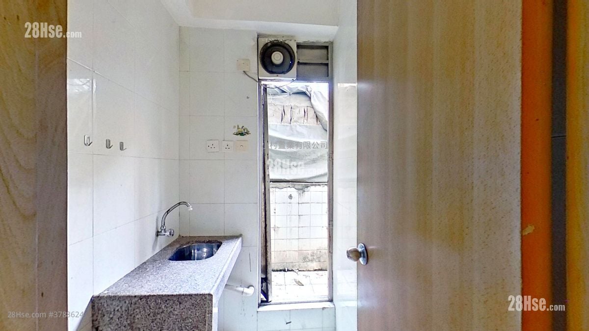 厨房: 富裕大厦 售盘 2 房 , 1 浴室 357 平方尺