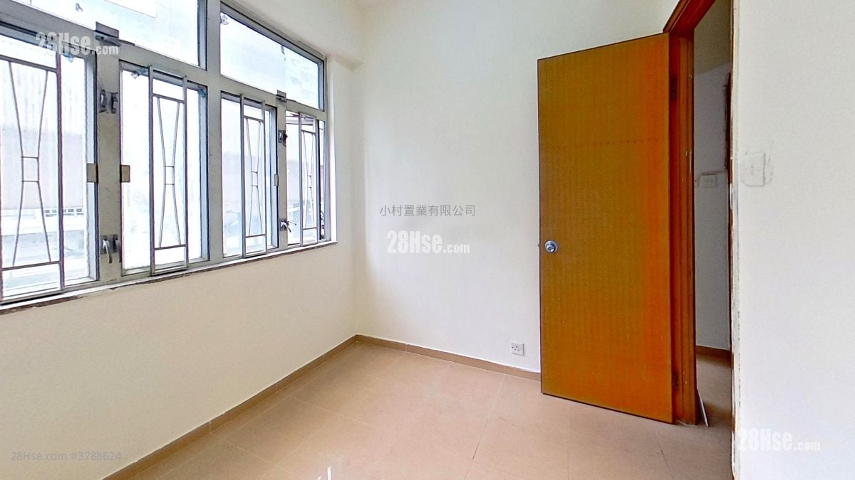 睡房 2: 富裕大厦 售盘 2 房 , 1 浴室 357 平方尺