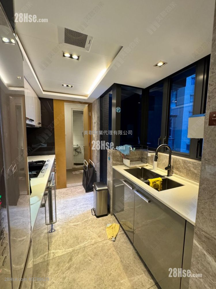 The Wings Sell 4 Bedrooms , 2 Bathrooms 933 ft²