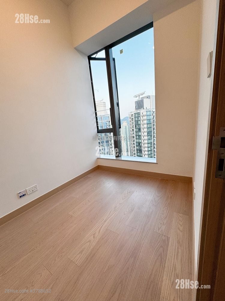 Seasons Place 售盘 1 房 , 1 浴室 322 平方尺