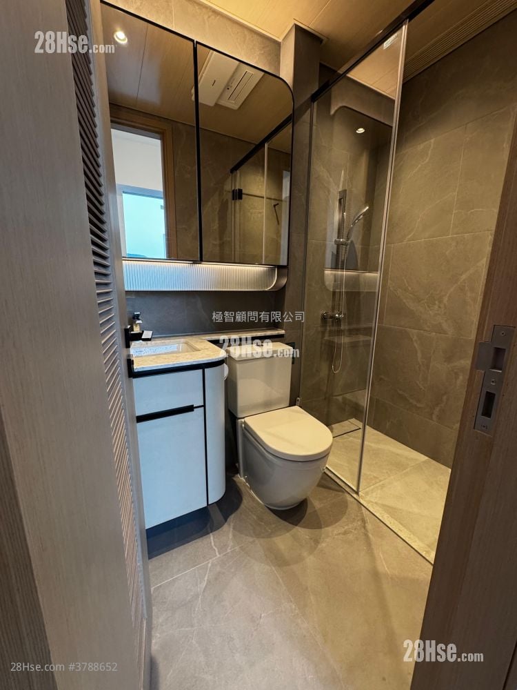 Seasons Place 售盘 1 房 , 1 浴室 322 平方尺