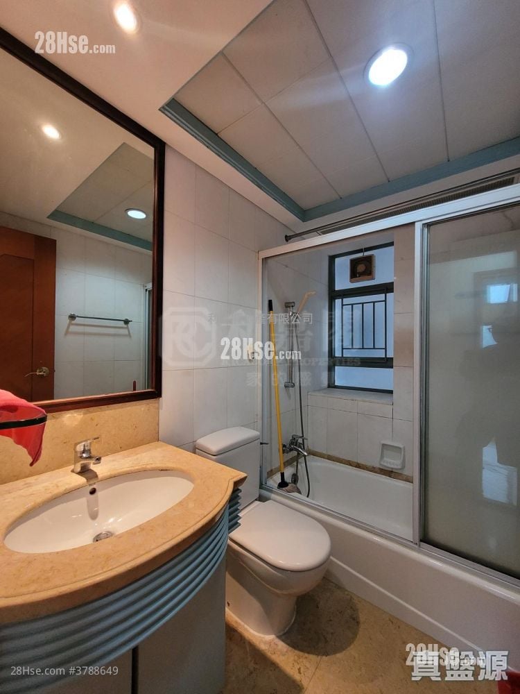 Tung Chung Crescent Sell 3 Bedrooms , 2 Bathrooms 772 ft²