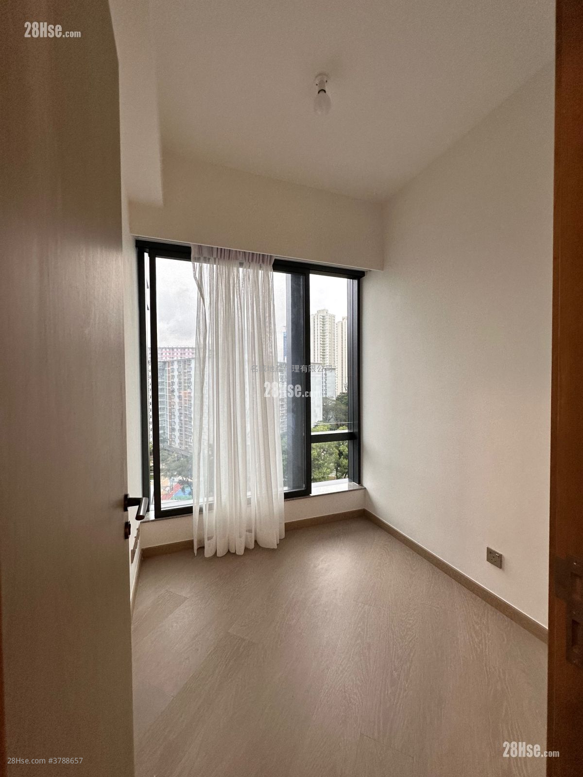 Uptown East Sell 2 Bedrooms 550 ft²