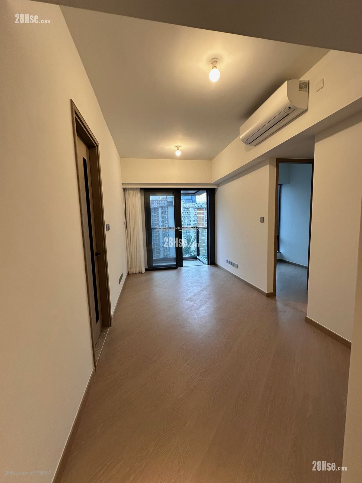 Uptown East Sell 2 Bedrooms 550 ft²