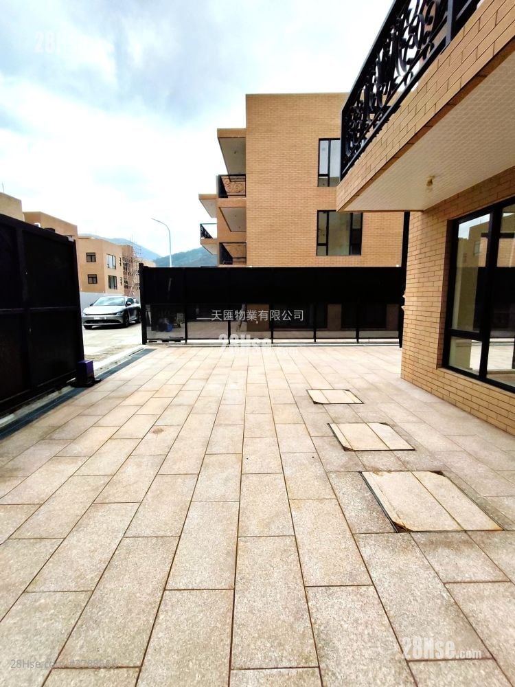 Village Sell 5+ Bedrooms , 5+ Bathrooms 2,100 ft²