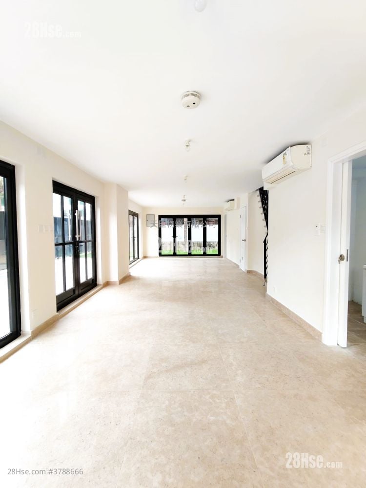 Village Sell 5+ Bedrooms , 5+ Bathrooms 2,100 ft²