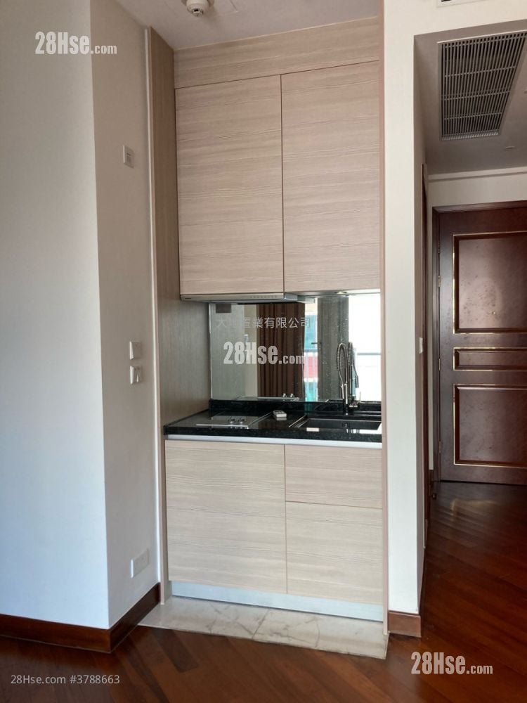 The Avenue Rental Studio , 1 Bathroom 338 ft²