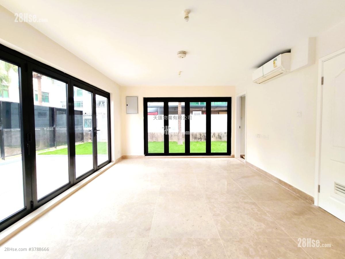 Village Sell 5+ Bedrooms , 5+ Bathrooms 2,100 ft²