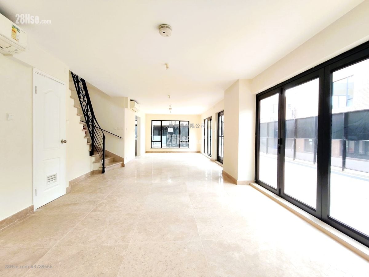 Village Sell 5+ Bedrooms , 5+ Bathrooms 2,100 ft²