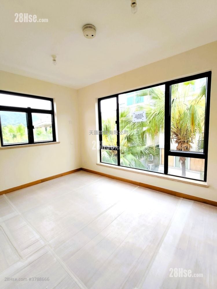 Village Sell 5+ Bedrooms , 5+ Bathrooms 2,100 ft²