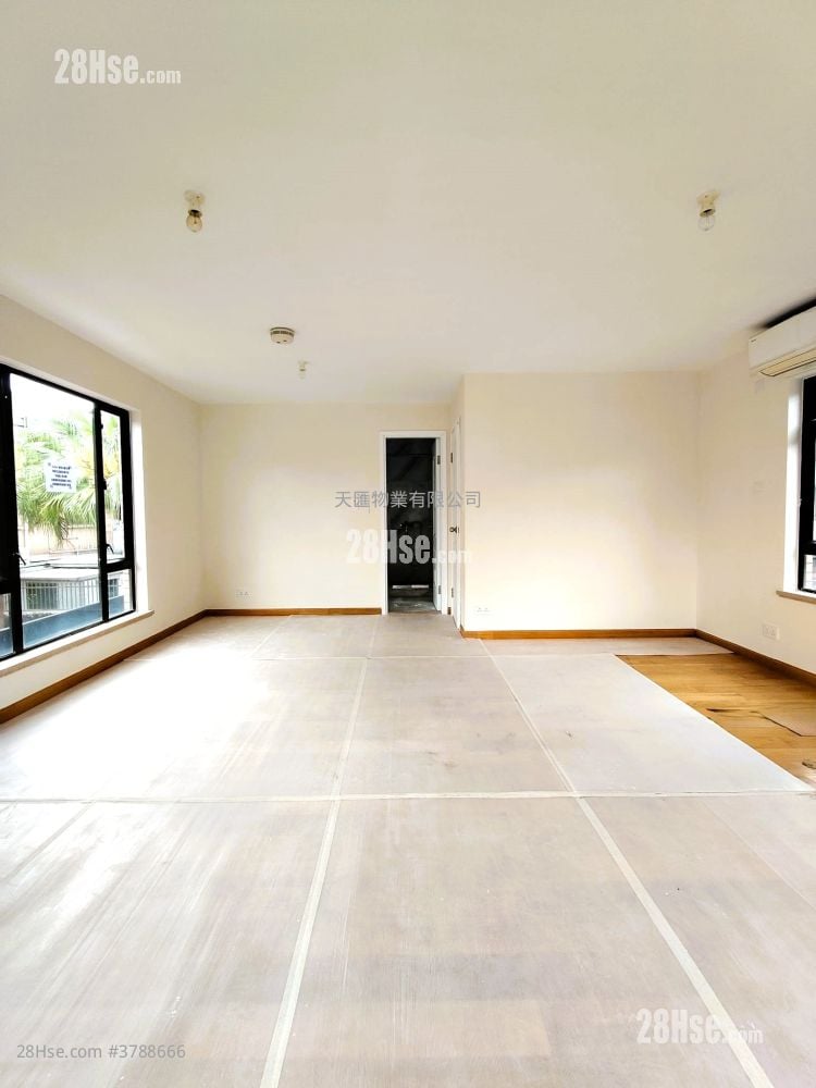 Village Sell 5+ Bedrooms , 5+ Bathrooms 2,100 ft²