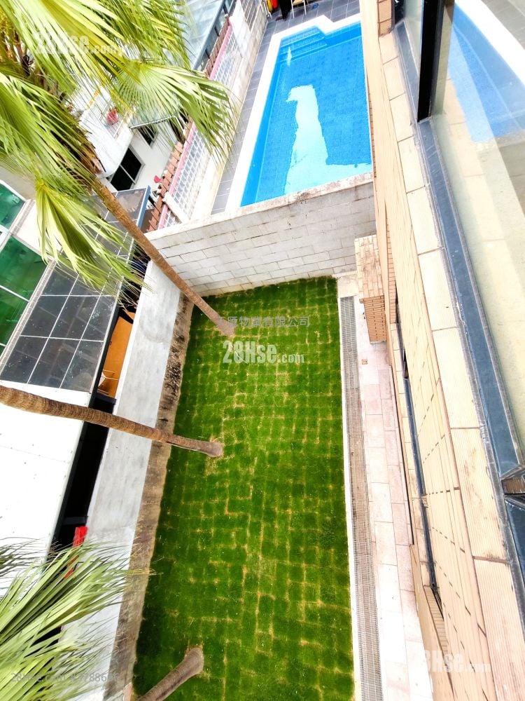 Village Sell 5+ Bedrooms , 5+ Bathrooms 2,100 ft²