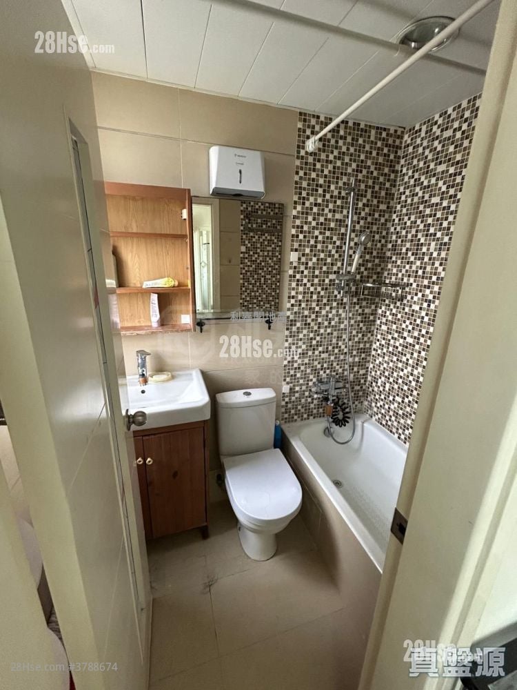 Siu On Court Sell 2 Bedrooms , 1 Bathroom 495 ft²