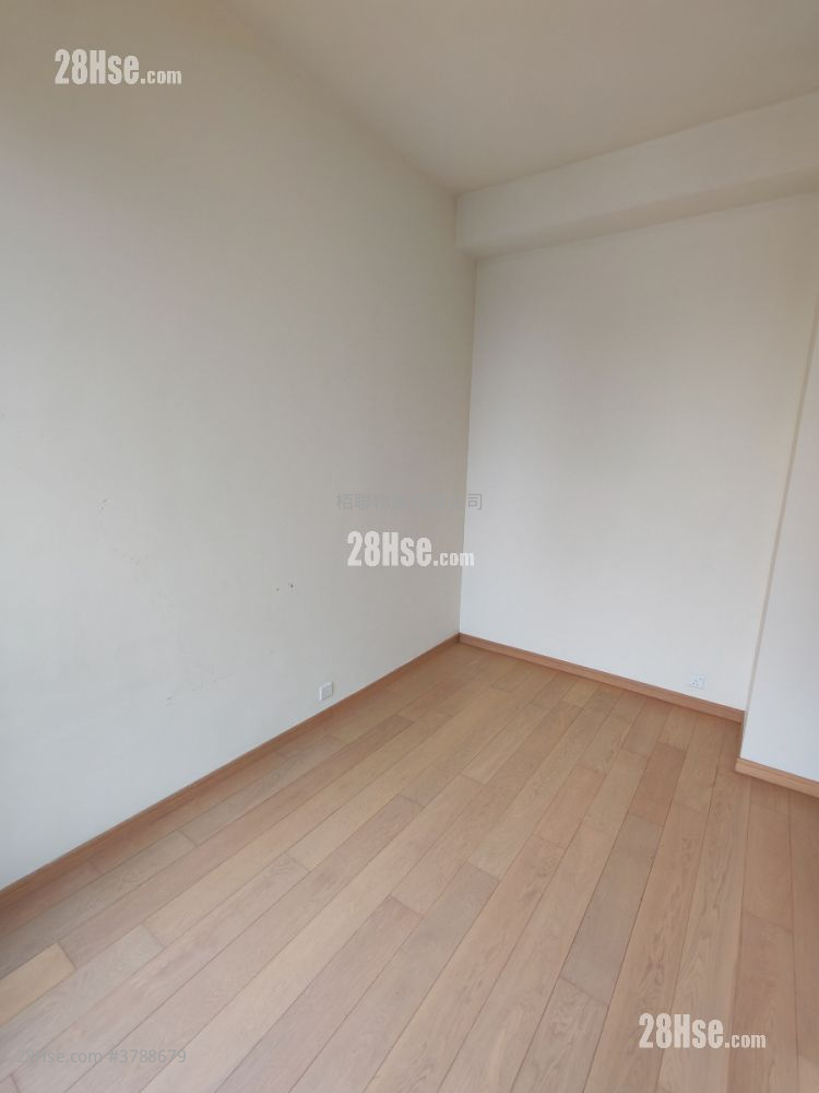 Mantin Heights Rental 2 Bedrooms , 1 Bathroom 581 ft²