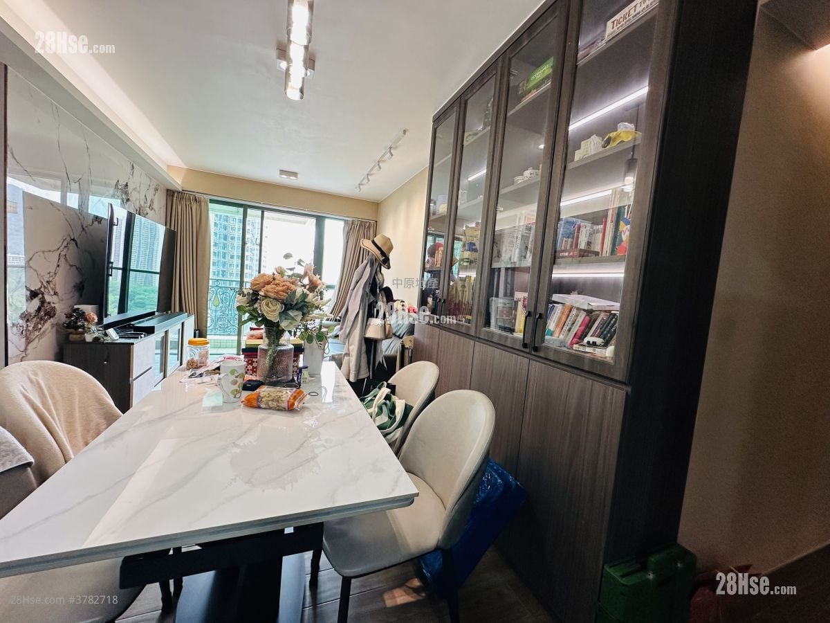 蔚蓝湾畔 售盘 2 房 , 2 浴室 745 平方尺