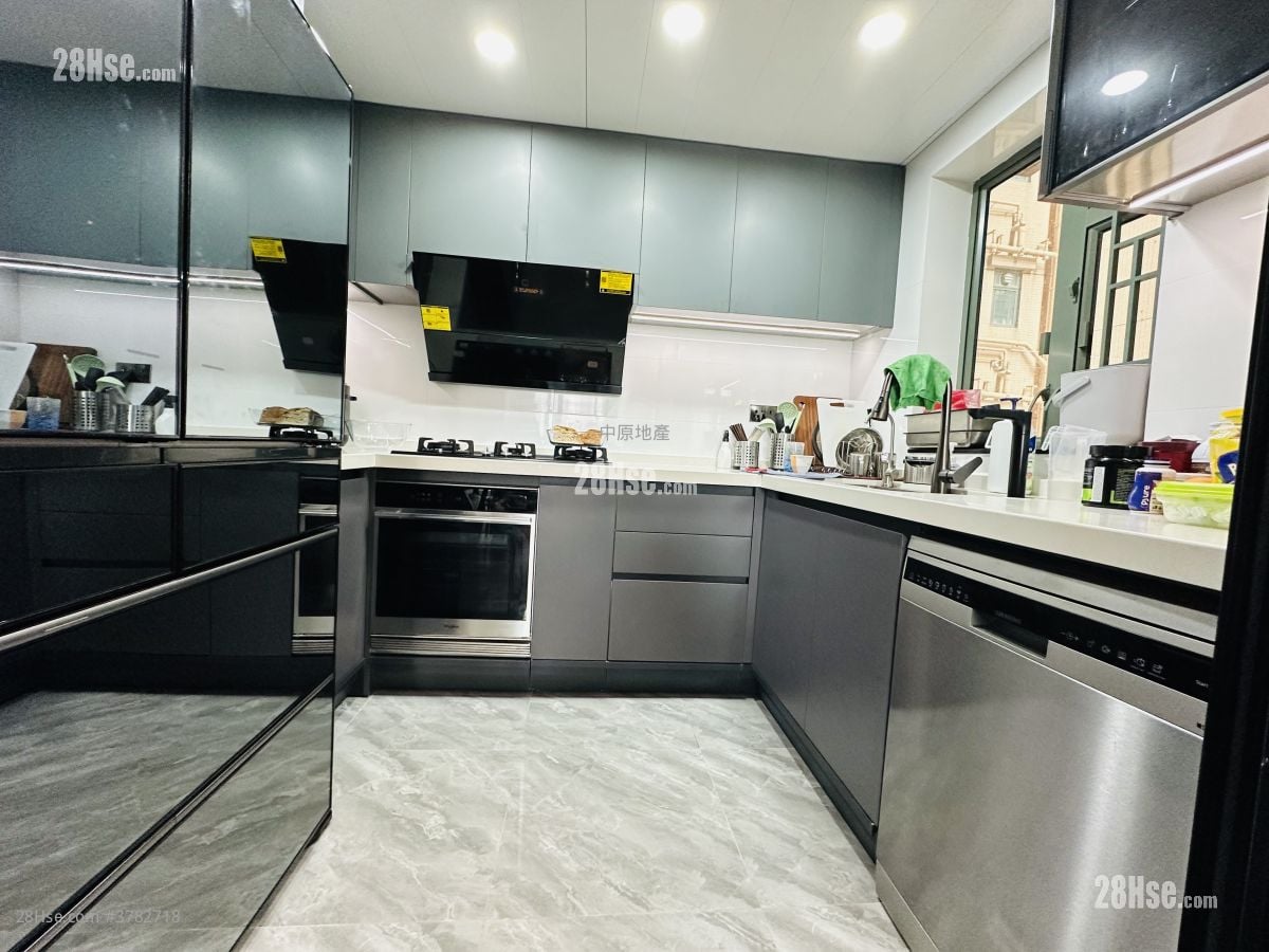 蔚蓝湾畔 售盘 2 房 , 2 浴室 745 平方尺