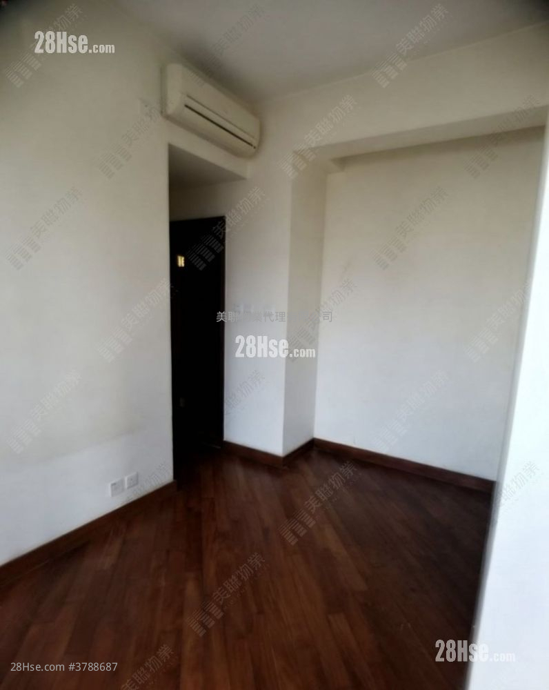 御龙山 售盘 3 房 , 2 浴室 696 平方尺